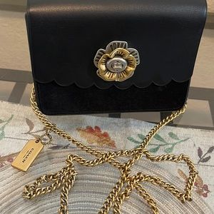 Beautiful purse! Good condition!